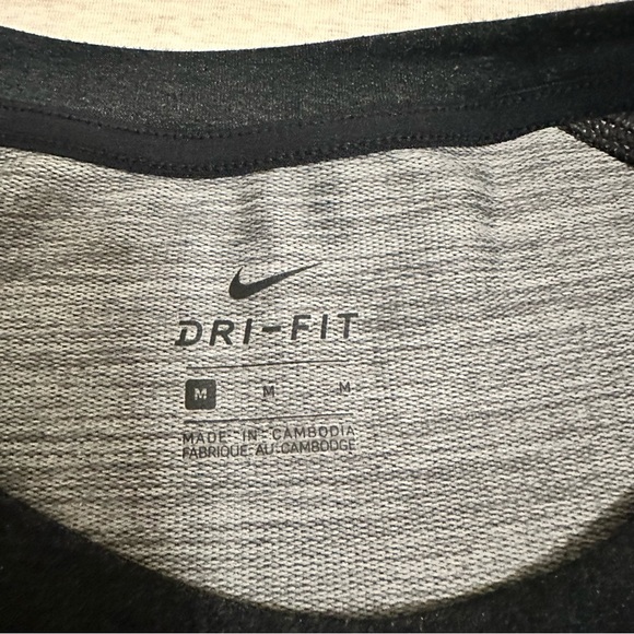 Nike‎ Black Long Sleeve Tee - Picture 2 of 4